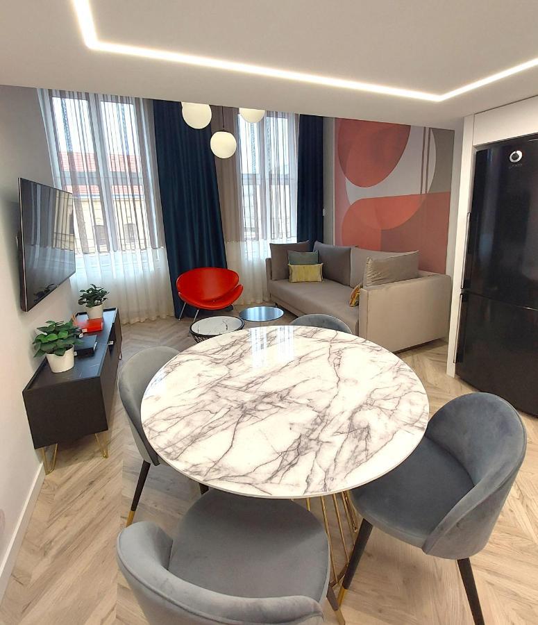 Central Gallery Apartment Debrecen Exterior foto